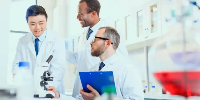 Treinamento de Funcionários de Laboratório: 4 Dicas para Desenvolver Equipes de Alta Performance - UNILAB - Software para Laboratórios