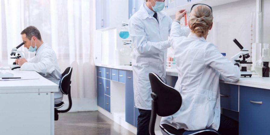 Qual a função dos profissionais de laboratório? Entenda aqui!