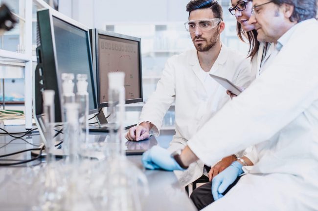 como-implantar-um-sistema-de-gestao-laboratorial-saiba-aqui