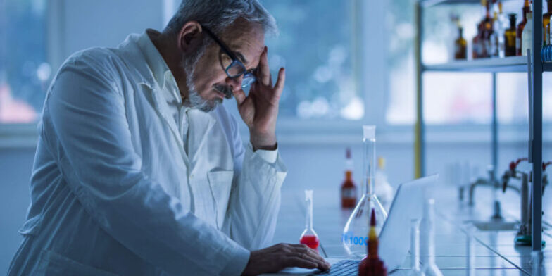 4-erros-que-prejudicam-seus-indicadores-de-qualidade-do-laboratorio.jpeg