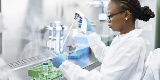 NR 32: o que é, qual sua importância o quais suas diretrizes básicas? - Unilab Software para Laboratório