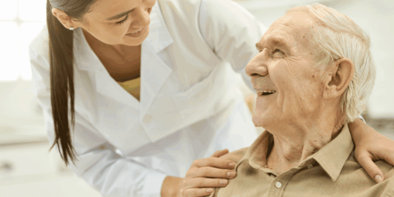equipe-medica-de-confianca-atuando-no-apoio-ao-paciente-senior